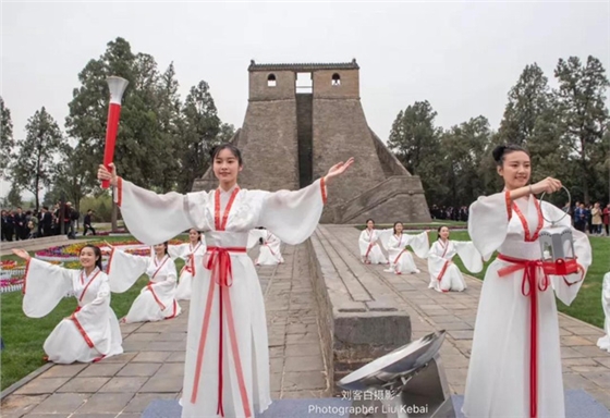 今天的告成觀星臺，一場火炬?zhèn)鬟f燃遍全國！