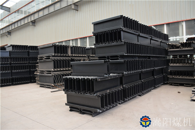 刮板機中部槽01.jpg 刮板機中部槽01.jpg